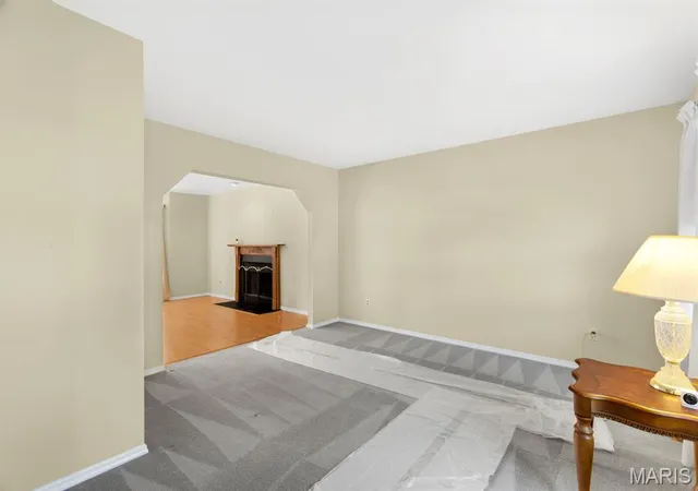 Photo 4 of Sale Pending at 9942 Colonnade Meadows Dr, Saint Louis, MO 63137 | MLS# MIS26064997 | Listing updated on 2026-10-25