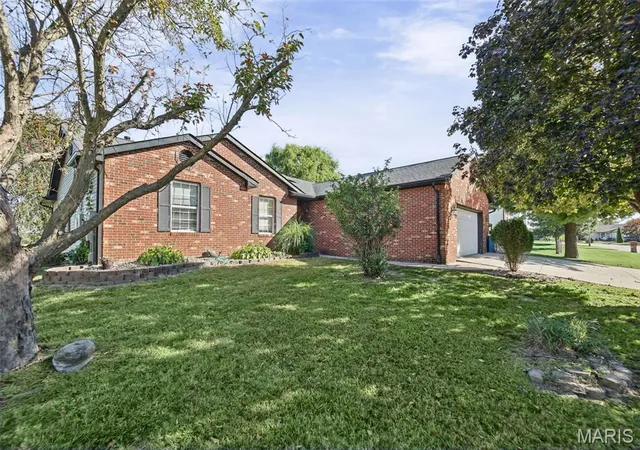 Photo 1 of Single family home for sale at 45 Legacy Dr, Granite City, IL 62040 | MLS# MIS26065009 | Listing updated on 2026-10-09