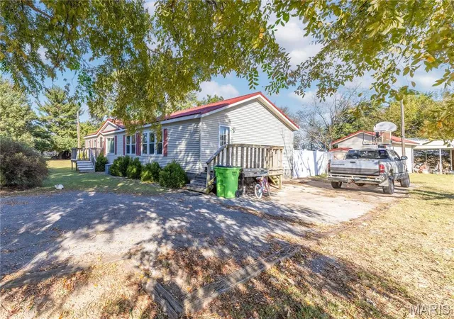 Photo 3 of Manufactured home for sale at 54 Robin Wood Ln, Sikeston, MO 63801 | MLS# MIS26065012 | Listing updated on 2026-10-08