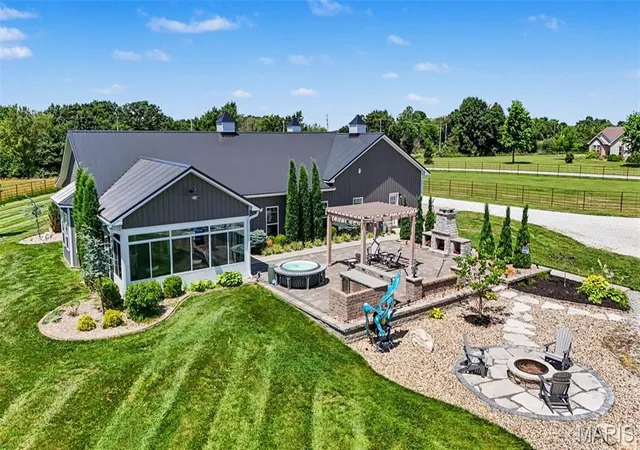 Photo 3 of Single family home for sale at 219 Fieth Rd, Troy, MO 63379 | MLS# MIS26065029 | Listing updated on 2026-10-08