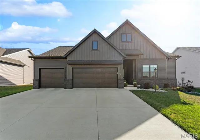 Photo 1 of Single family home for sale at 3163 Ashley Dr, Glen Carbon, IL 62034 | MLS# MIS26065034 | Listing updated on 2026-10-30