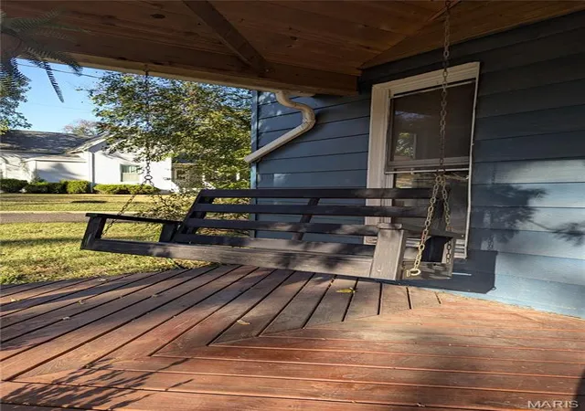Photo 3 of Single family home for sale at 520 N Elm St, Greenville, IL 62246 | MLS# MIS26065035 | Listing updated on 2026-10-09