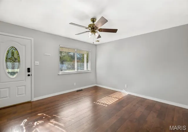 Photo 3 of Single family home for sale at 855 Sunset Dr, Arnold, MO 63010 | MLS# MIS26065046 | Listing updated on 2026-10-21