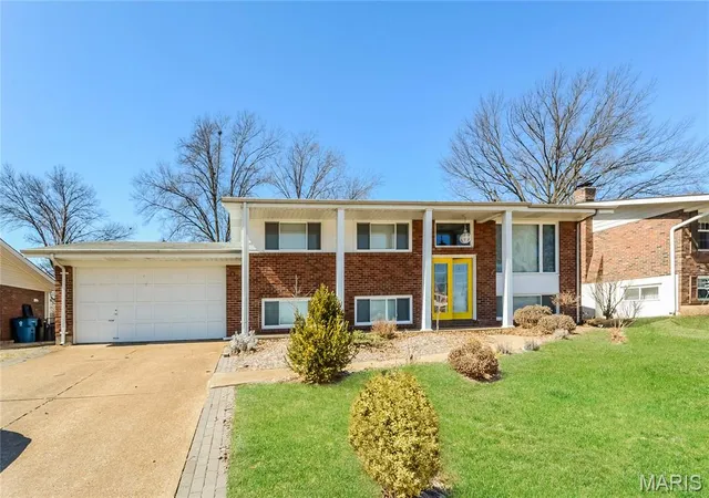 Photo 1 of Single family home for sale at 4243 Ashwick Ter, Saint Louis, MO 63128 | MLS# MIS26065053 | Listing updated on 2026-10-08