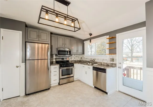 Photo 3 of Single family home for sale at 4243 Ashwick Ter, Saint Louis, MO 63128 | MLS# MIS26065053 | Listing updated on 2026-10-08