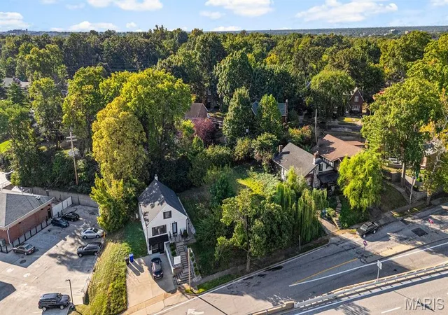 Photo 2 of Land for sale at 7412 Bland Dr, Saint Louis, MO 63105 | MLS# MIS26065055 | Listing updated on 2026-10-15