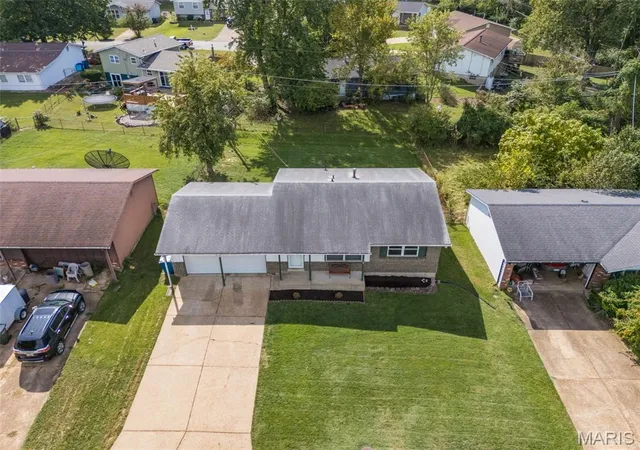 Photo 3 of Single family home for sale at 2309 Lincoln Dr, Arnold, MO 63010 | MLS# MIS26065056 | Listing updated on 2026-10-16