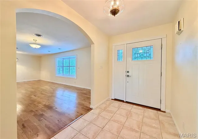 Photo 3 of Single family home for sale at 121 Calypso Dr, Belleville, IL 62221 | MLS# MIS26065060 | Listing updated on 2026-10-21