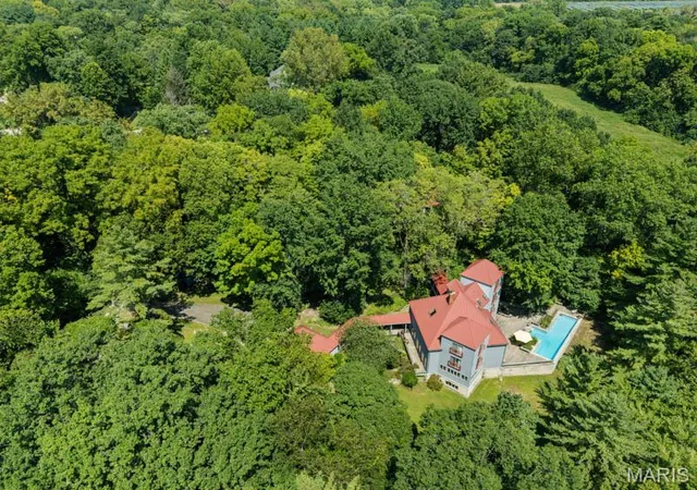 Photo 2 of Single family home for sale at 5519 Old Poag Rd, Edwardsville, IL 62025 | MLS# MIS26065063 | Listing updated on 2026-10-09