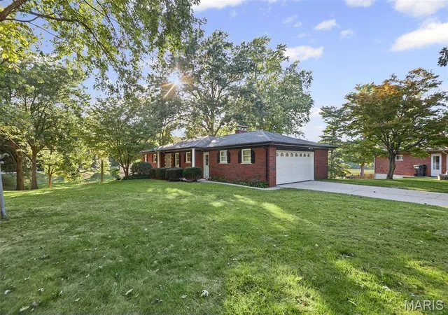 Single family home for sale at 125 E Shore Dr, Belleville, IL 62221 | MLS# MIS26065066