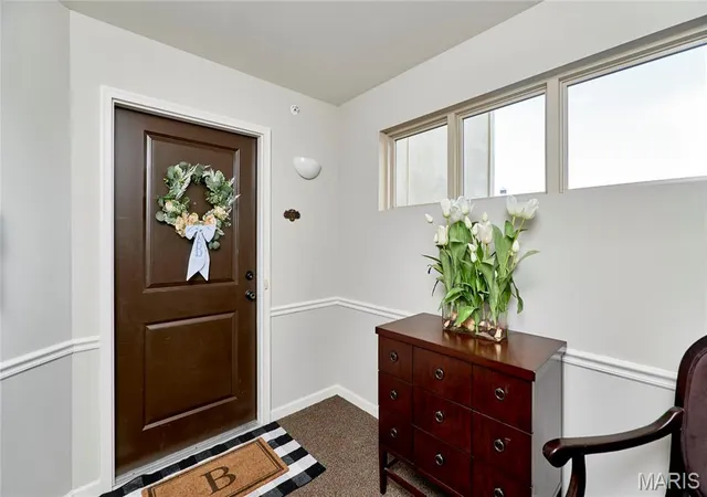 Photo 4 of Sale Pending at 521 Bordeaux Way, Saint Peters, MO 63376 | MLS# MIS26065071 | Listing updated on 2026-10-15