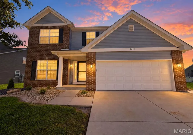 Single family home for sale at 2612 Beacon Point Ct, Belleville, IL 62221 | MLS# MIS26065073