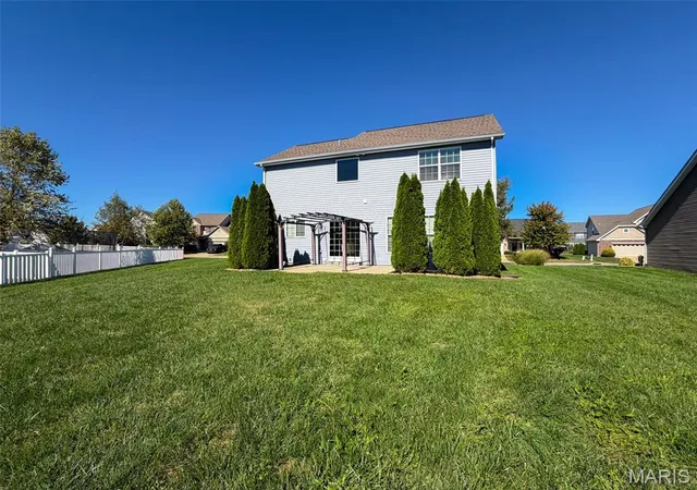 Photo 3 of Single family home for sale at 2612 Beacon Point Ct, Belleville, IL 62221 | MLS# MIS26065073 | Listing updated on 2026-10-09