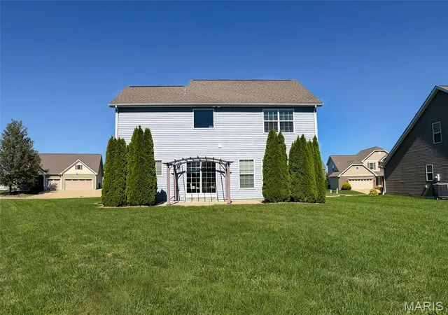 Photo 4 of Single family home for sale at 2612 Beacon Point Ct, Belleville, IL 62221 | MLS# MIS26065073 | Listing updated on 2026-10-09
