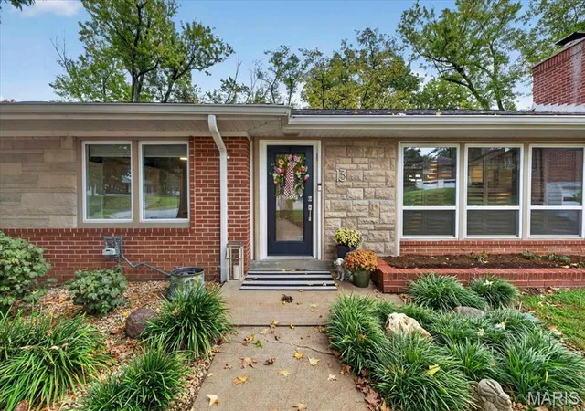 Photo 1 of Single family home for sale at 13 Spoede Hills Dr, Saint Louis, MO 63141 | MLS# MIS26065075 | Listing updated on 2026-10-19