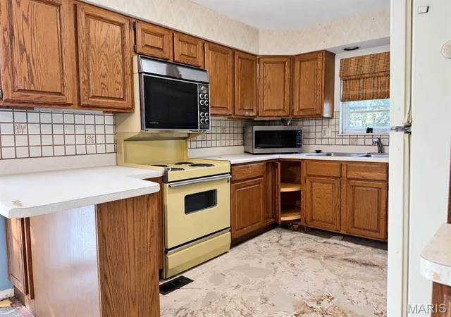 Photo 4 of Single family home for sale at 2335 Bennington Pl, Maryland Heights, MO 63043 | MLS# MIS26065076 | Listing updated on 2026-10-09