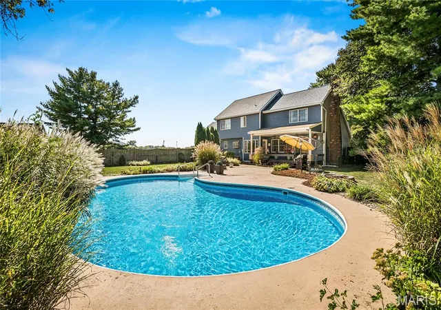 Photo 1 of Sale Pending at 26 Huntwood Ct, Swansea, IL 62226 | MLS# MIS26065082 | Listing updated on 2026-10-17