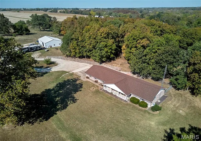 Photo 3 of Single family home for sale at 15102 Pike 317, Bowling Green, MO 63334 | MLS# MIS26065089 | Listing updated on 2026-10-09