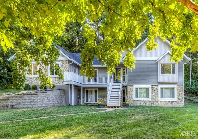 Photo 1 of Single family home for sale at 1723 Millstream Dr, Chesterfield, MO 63017 | MLS# MIS26065094 | Listing updated on 2026-10-10