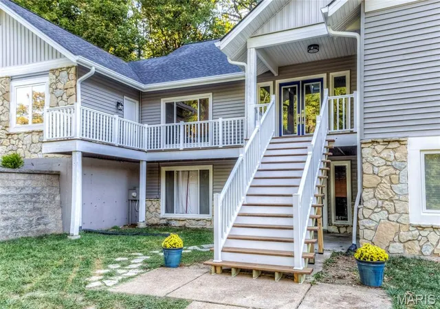 Photo 3 of Single family home for sale at 1723 Millstream Dr, Chesterfield, MO 63017 | MLS# MIS26065094 | Listing updated on 2026-10-10
