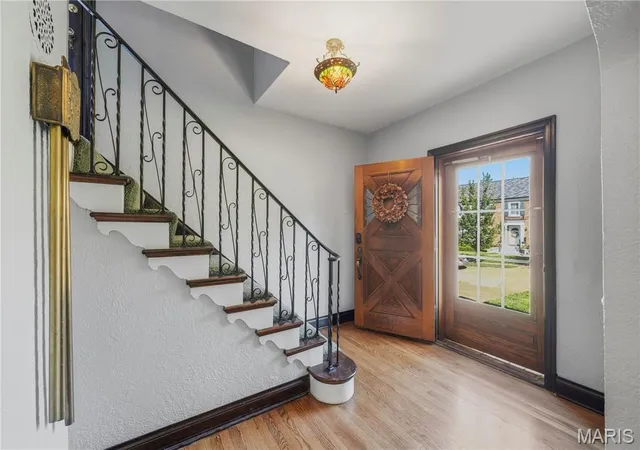 Photo 3 of Single family home for sale at 7332 Huntington Dr, Saint Louis, MO 63121 | MLS# MIS26065096 | Listing updated on 2026-10-22