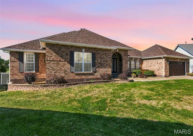 Photo 1 of Single family home for sale at 17 White Dove Ct, O Fallon, MO 63368 | MLS# MIS26065097 | Listing updated on 2026-10-20