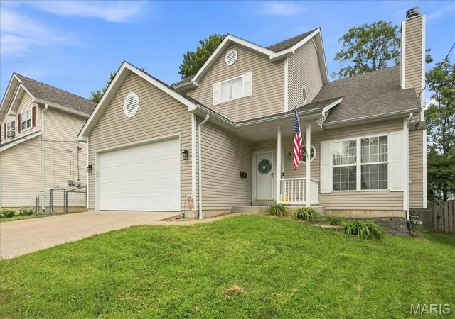 Single family home for sale at 5329 Lode Ave, Saint Louis, MO 63123 | MLS# MIS26065102