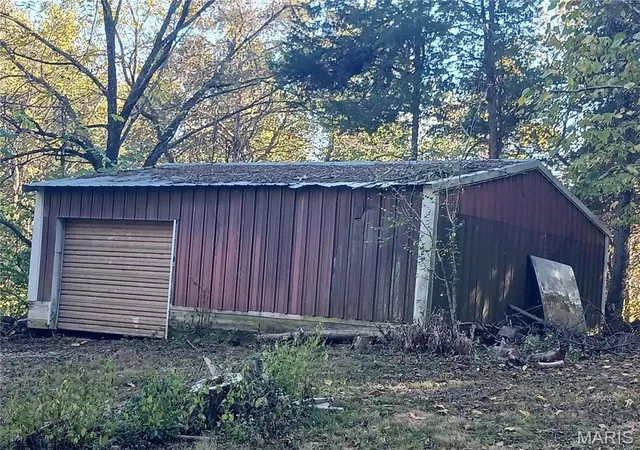 Photo 4 of Single family home for sale at 554 Point Rd, Farmington, MO 63640 | MLS# MIS26065104 | Listing updated on 2026-10-09