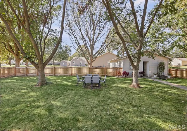 Photo 3 of Single family home for sale at 406 N Broadway, Albers, IL 62215 | MLS# MIS26065105 | Listing updated on 2026-10-09