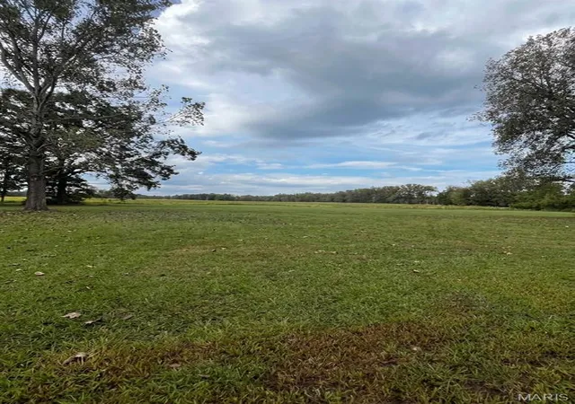 Photo 1 of Sale Pending at 491 Pillsbury Rd, Winfield, MO 63389 | MLS# MIS26065106 | Listing updated on 2026-10-10
