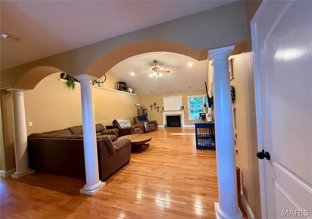 Photo 4 of Single family home for sale at 1274 Jonathan Ct, Washington, MO 63090 | MLS# MIS26065109 | Listing updated on 2026-10-19