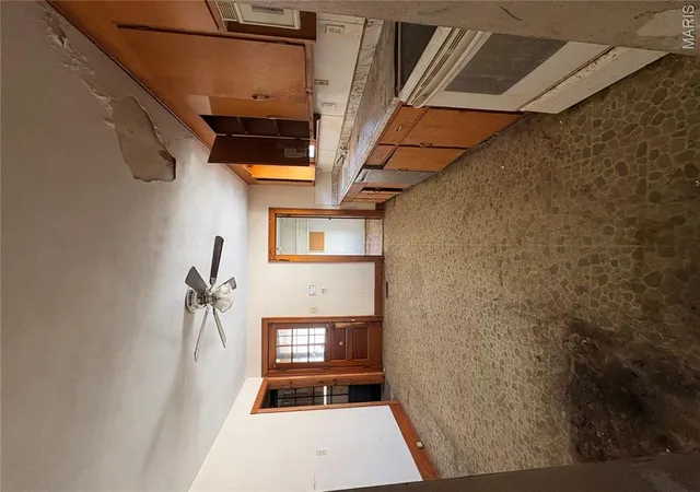 Photo 3 of Single family home for sale at 429 Washington Ave, Alton, IL 62024 | MLS# MIS26065110 | Listing updated on 2026-10-09