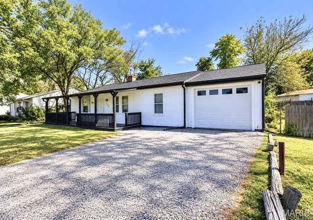 Photo 1 of Single family home for sale at 1152 Water St, East Saint Louis, IL 62206 | MLS# MIS26065116 | Listing updated on 2026-10-09