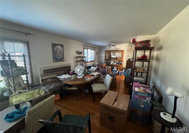 Photo 2 of Sale Pending at 1665 Zurich Dr, Florissant, MO 63031 | MLS# MIS26065117 | Listing updated on 2026-10-29