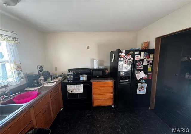 Photo 4 of Sale Pending at 1665 Zurich Dr, Florissant, MO 63031 | MLS# MIS26065117 | Listing updated on 2026-10-29
