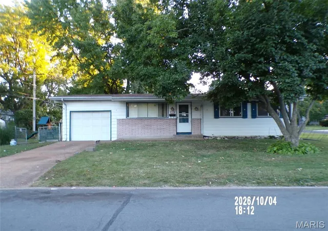 Photo 1 of Single family home for sale at 980 Boulder Dr, Florissant, MO 63031 | MLS# MIS26065129 | Listing updated on 2026-10-09