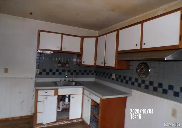Photo 3 of Single family home for sale at 980 Boulder Dr, Florissant, MO 63031 | MLS# MIS26065129 | Listing updated on 2026-10-09