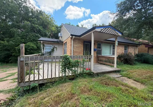 Photo 3 of Single family home for sale at 1021 Hawthorne Pkwy, Jefferson City, MO 65109 | MLS# MIS26065133 | Listing updated on 2026-10-12