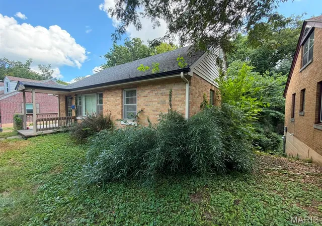 Photo 4 of Single family home for sale at 1021 Hawthorne Pkwy, Jefferson City, MO 65109 | MLS# MIS26065133 | Listing updated on 2026-10-12