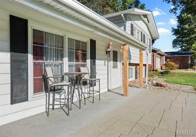 Photo 3 of Single family home for sale at 339 N Deneen St, Staunton, IL 62088 | MLS# MIS26065140 | Listing updated on 2026-10-09