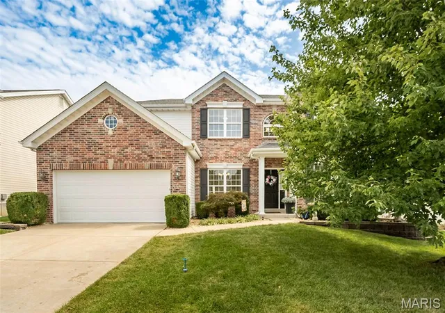 Photo 1 of Single family home for sale at 1048 Pierpoint Ln, Saint Charles, MO 63303 | MLS# MIS26065141 | Listing updated on 2026-10-19