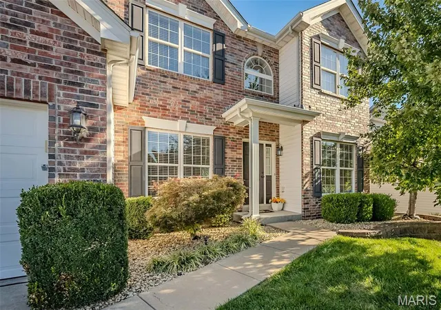 Photo 2 of Single family home for sale at 1048 Pierpoint Ln, Saint Charles, MO 63303 | MLS# MIS26065141 | Listing updated on 2026-10-19