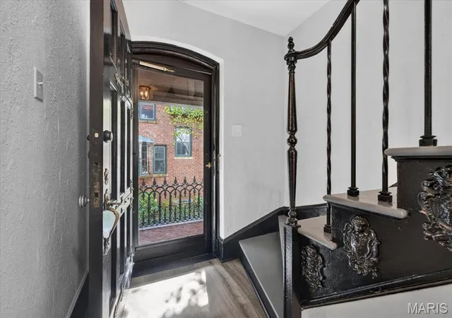 Photo 3 of Single family home for sale at 456 Edgewood Dr, Saint Louis, MO 63105 | MLS# MIS26065147 | Listing updated on 2026-10-19