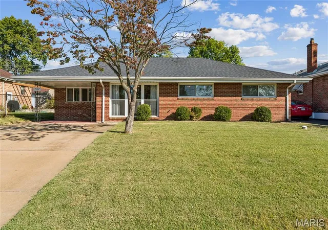 Photo 1 of Sale Pending at 7107 Heege Rd, Saint Louis, MO 63123 | MLS# MIS26065148 | Listing updated on 2026-10-21