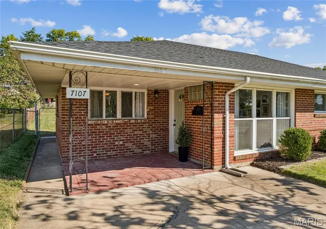 Photo 3 of Sale Pending at 7107 Heege Rd, Saint Louis, MO 63123 | MLS# MIS26065148 | Listing updated on 2026-10-21