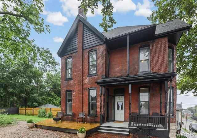 Photo 1 of Single family home for sale at 610 E 4th Street, Alton, IL 62002 | MLS# MIS26065154 | Listing updated on 2026-10-10