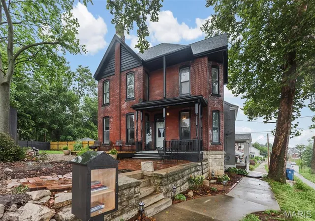 Photo 4 of Single family home for sale at 610 E 4th Street, Alton, IL 62002 | MLS# MIS26065154 | Listing updated on 2026-10-10