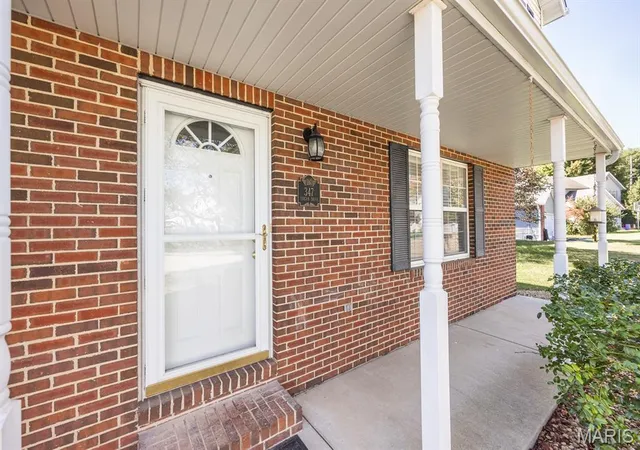 Photo 3 of Single family home for sale at 347 Logan Dr, O Fallon, IL 62269 | MLS# MIS26065155 | Listing updated on 2026-10-10
