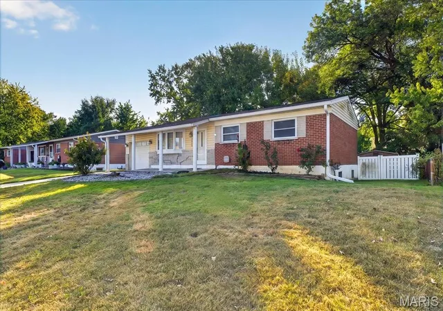 Photo 4 of Single family home for sale at 3315 Joyce Dr, Saint Charles, MO 63301 | MLS# MIS26065156 | Listing updated on 2026-10-18