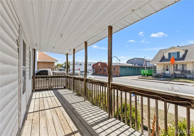 Photo 3 of Single family home for sale at 21 W Penning Ave, Wood River, IL 62095 | MLS# MIS26065158 | Listing updated on 2026-10-19